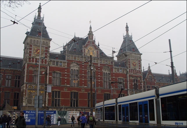 вокзал Амстердама